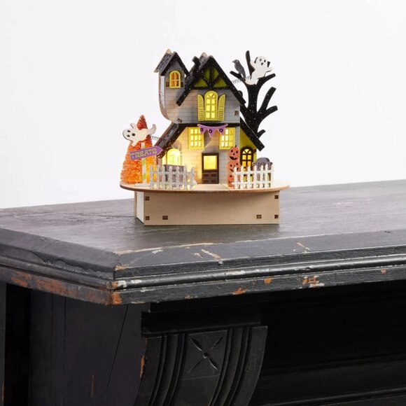 WORLD MARKET Laser Cut Wood Pumpkin Pile House LED LIGHTS HALLOWEEN BRAND NEW - Picture 2 of 11